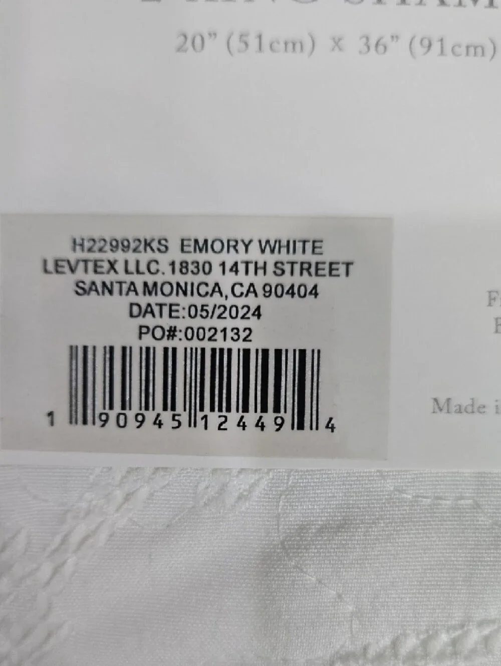 $250 Retail King Quilt Bedspread Set with 2 Shams in White